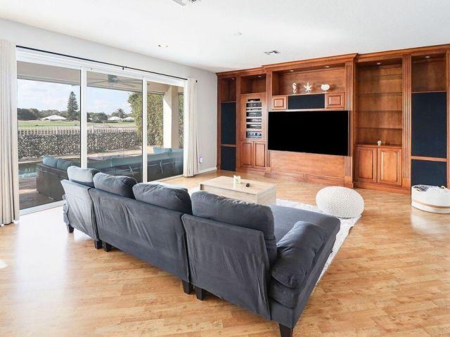 Дом в аренду по адресу 1119 Avondale Court - фото 6899223