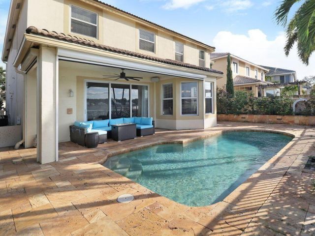 Дом в аренду по адресу 1119 Avondale Court - фото 6899228