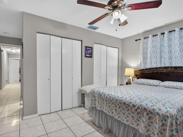 Продажа дома по адресу 2636 NW 9th Court - фото 6922175