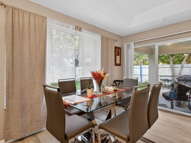 Продажа дома по адресу 2636 NW 9th Court - фото 6922182