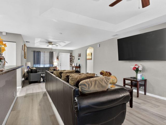 Продажа дома по адресу 2636 NW 9th Court - фото 6922184