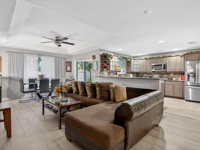 Продажа дома по адресу 2636 NW 9th Court - фото 6922186