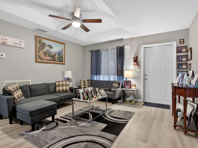 Продажа дома по адресу 2636 NW 9th Court - фото 6922190