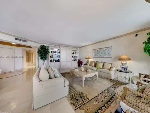 Продажа квартиры #703 - фото 6900079