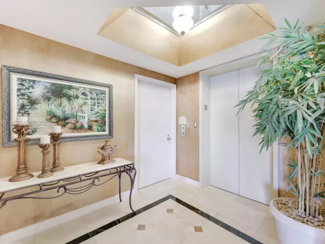 Продажа квартиры #703 - фото 6900084