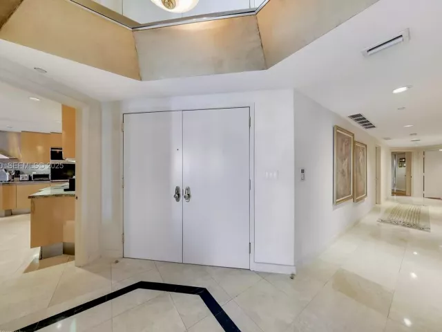 Продажа квартиры #703 - фото 6900085