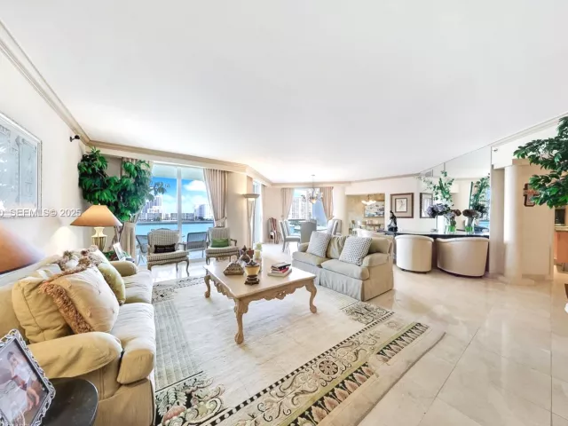 Продажа квартиры #703 - фото 6900088