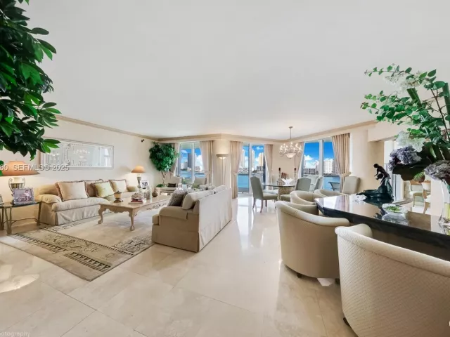 Продажа квартиры #703 - фото 6900089