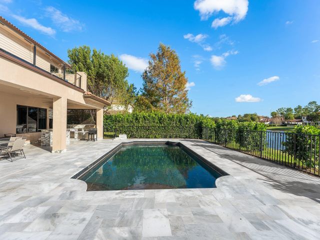 Продажа дома по адресу 8060 Woodslanding Trail - фото 6933432