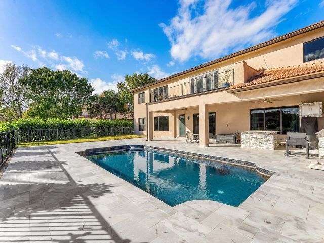 Продажа дома по адресу 8060 Woodslanding Trail - фото 6933446