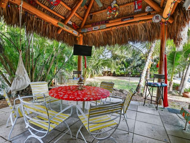 Продажа дома по адресу 460 SE 18th Avenue - фото 6901598