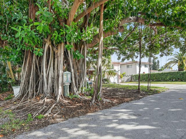 Продажа дома по адресу 460 SE 18th Avenue - фото 6901603