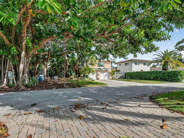 Продажа дома по адресу 460 SE 18th Avenue - фото 6901607