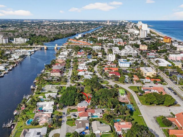 Продажа дома по адресу 460 SE 18th Avenue - фото 6901608