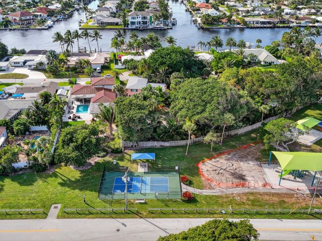 Продажа дома по адресу 460 SE 18th Avenue - фото 6901610