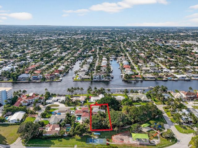 Продажа дома по адресу 460 SE 18th Avenue - фото 6901614