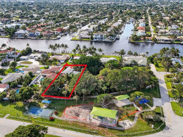 Продажа дома по адресу 460 SE 18th Avenue - фото 6901615