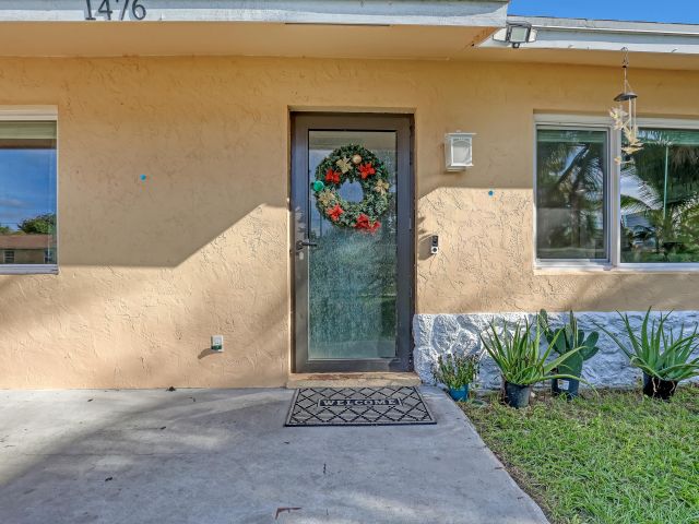 Продажа дома по адресу 1476 N Mangonia Drive - фото 6900610