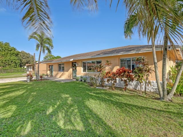 Продажа дома по адресу 1476 N Mangonia Drive - фото 6900612