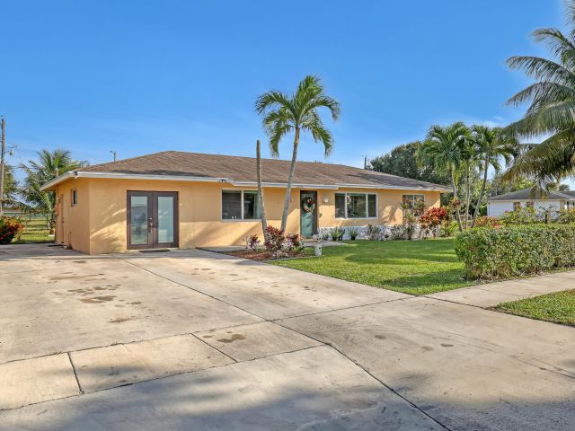 Продажа дома по адресу 1476 N Mangonia Drive - фото 6900615