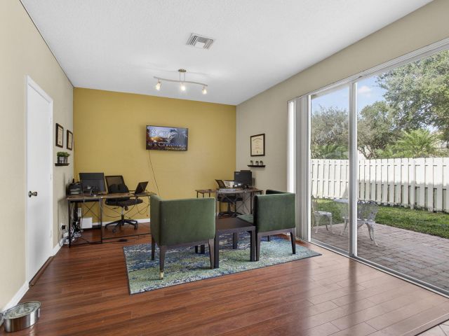 Продажа дома по адресу 4159 Lake Tahoe Circle - фото 6906130