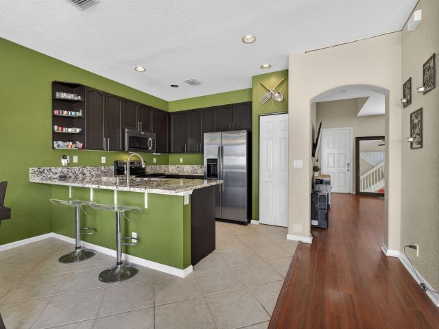 Продажа дома по адресу 4159 Lake Tahoe Circle - фото 6906134