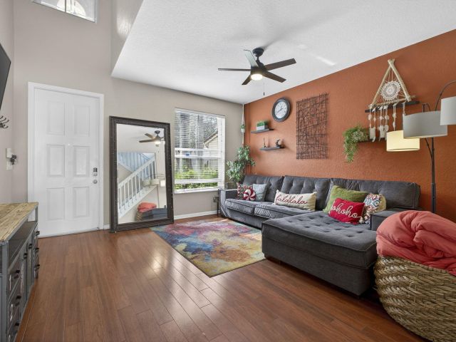 Продажа дома по адресу 4159 Lake Tahoe Circle - фото 6906141