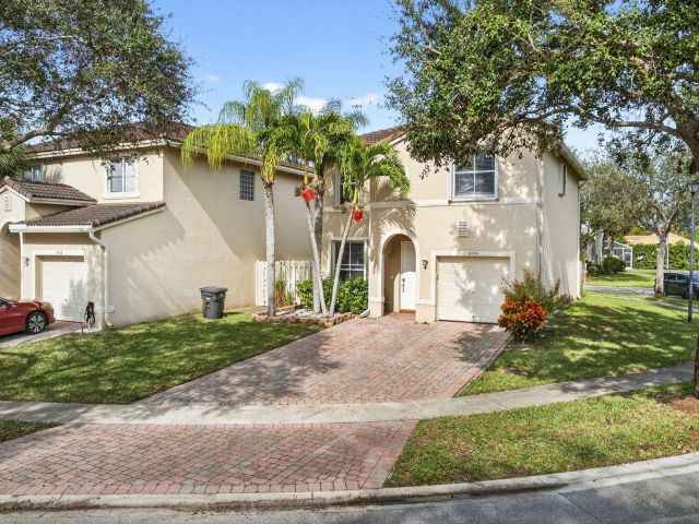 Продажа дома по адресу 4159 Lake Tahoe Circle - фото 6906146