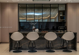 Квартира #4A