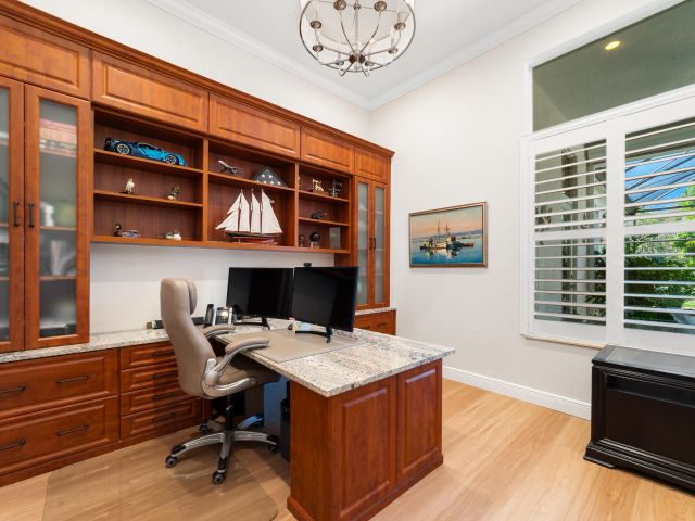 Продажа дома по адресу 8403 Ironhorse Court - фото 6901962