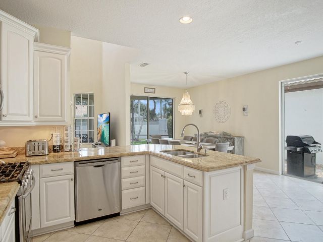 Дом в аренду по адресу 8176 Quail Meadow Way - фото 6901946