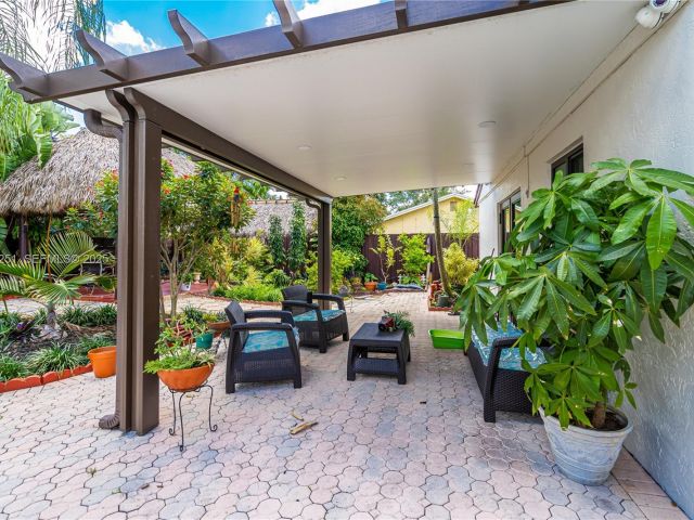 Продажа дома по адресу 5308 SW 117th Ave - фото 6900055