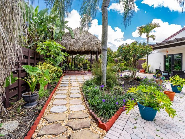 Продажа дома по адресу 5308 SW 117th Ave - фото 6900057