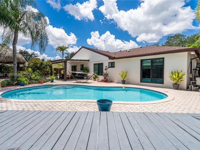 Продажа дома по адресу 5308 SW 117th Ave - фото 6900059