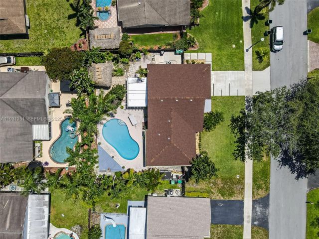 Продажа дома по адресу 5308 SW 117th Ave - фото 6900066