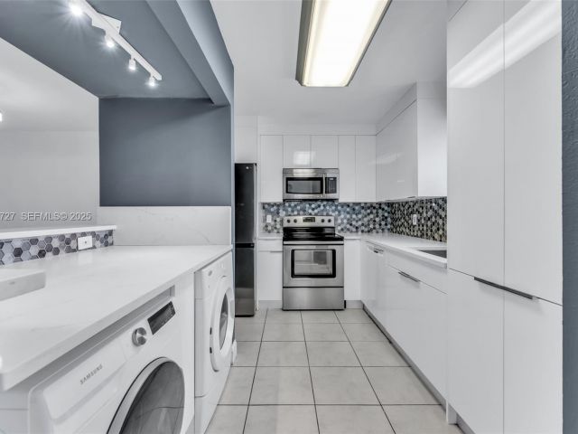 Дом в аренду по адресу 2945 NW 68th St - фото 7514290