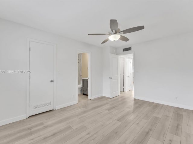 Дом в аренду по адресу 2945 NW 68th St - фото 7514313