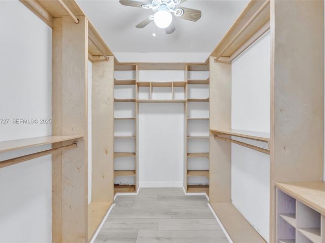 Дом в аренду по адресу 2945 NW 68th St - фото 7514322