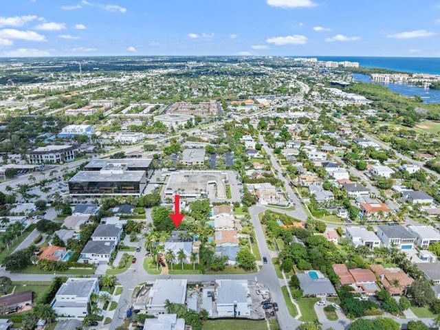 Дом в аренду по адресу 1132 NE 3rd Avenue - фото 6901100