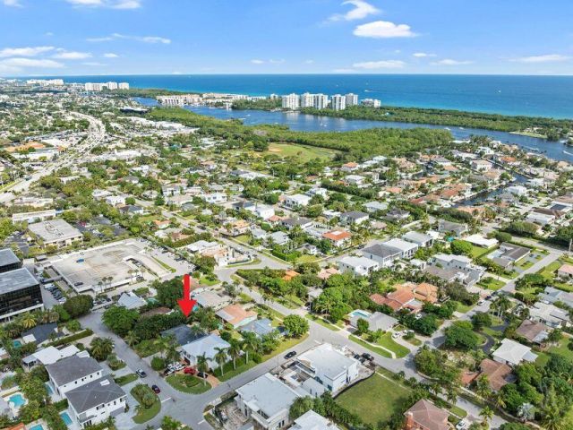 Дом в аренду по адресу 1132 NE 3rd Avenue - фото 6901101