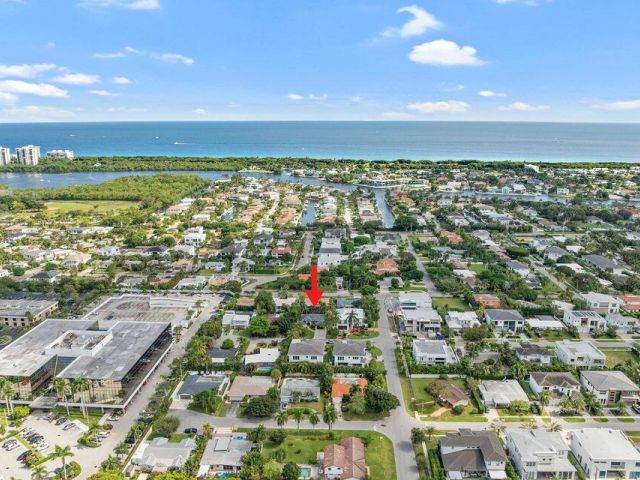 Дом в аренду по адресу 1132 NE 3rd Avenue - фото 6901103