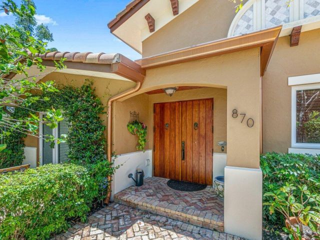 Дом в аренду по адресу 870 NW 7th Street - фото 6901120