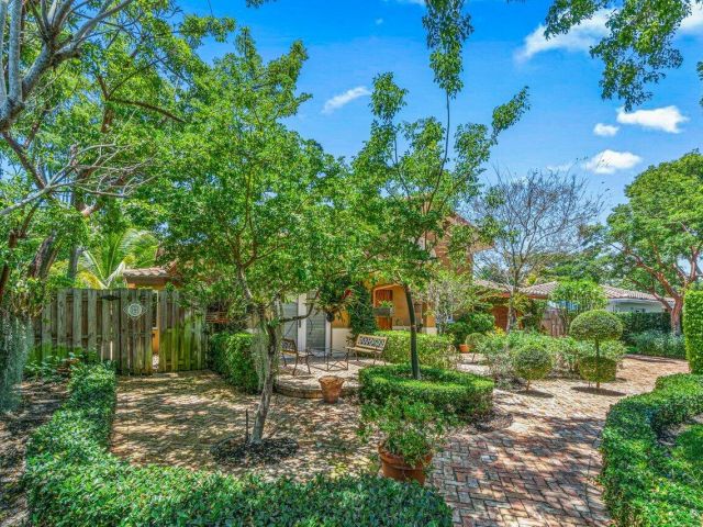 Дом в аренду по адресу 870 NW 7th Street - фото 6901122