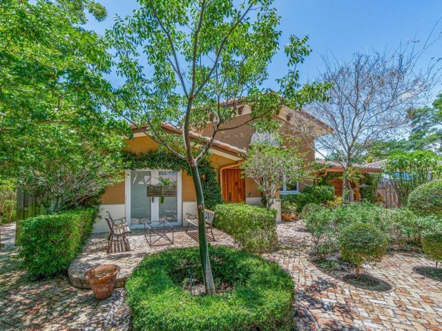 Дом в аренду по адресу 870 NW 7th Street - фото 6901123