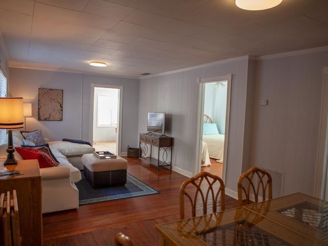 Дом в аренду по адресу 419 43rd Street - фото 6902892