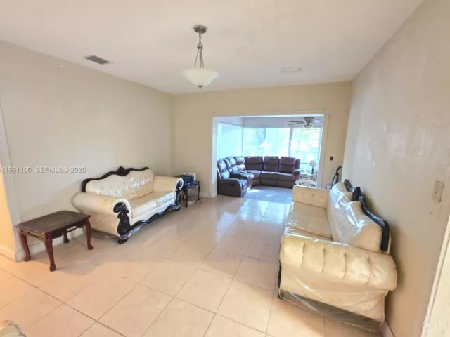 Продажа дома по адресу 530 NE 132nd Ter - фото 6928277