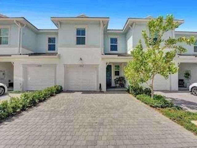 Дом в аренду по адресу 1807 Sanderling Drive - фото 6902887