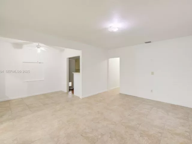 Продажа дома по адресу 2063 NE 173rd St - фото 6902477