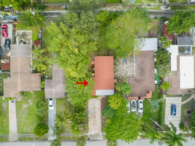 Продажа дома по адресу 2063 NE 173rd St - фото 6902479