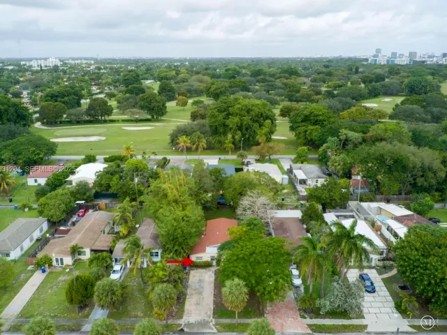 Продажа дома по адресу 2063 NE 173rd St - фото 6902483